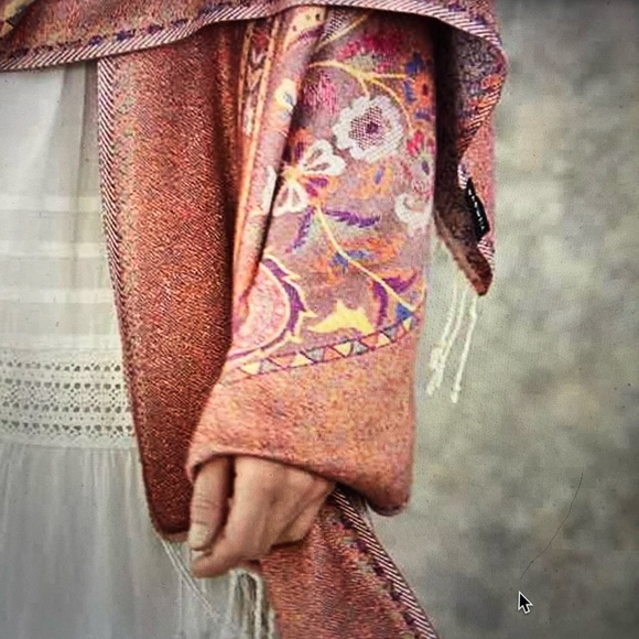 Sundance New Primavera Paisley Wrap Scarf Fringed Soft - Picture 4 of 15